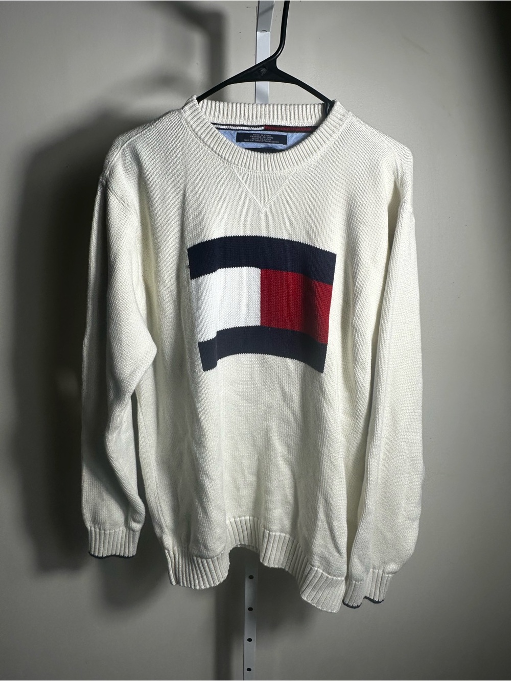 S253. Tommy Hilfiger Big Flag Logo Cream Cotton Crewneck Sweater